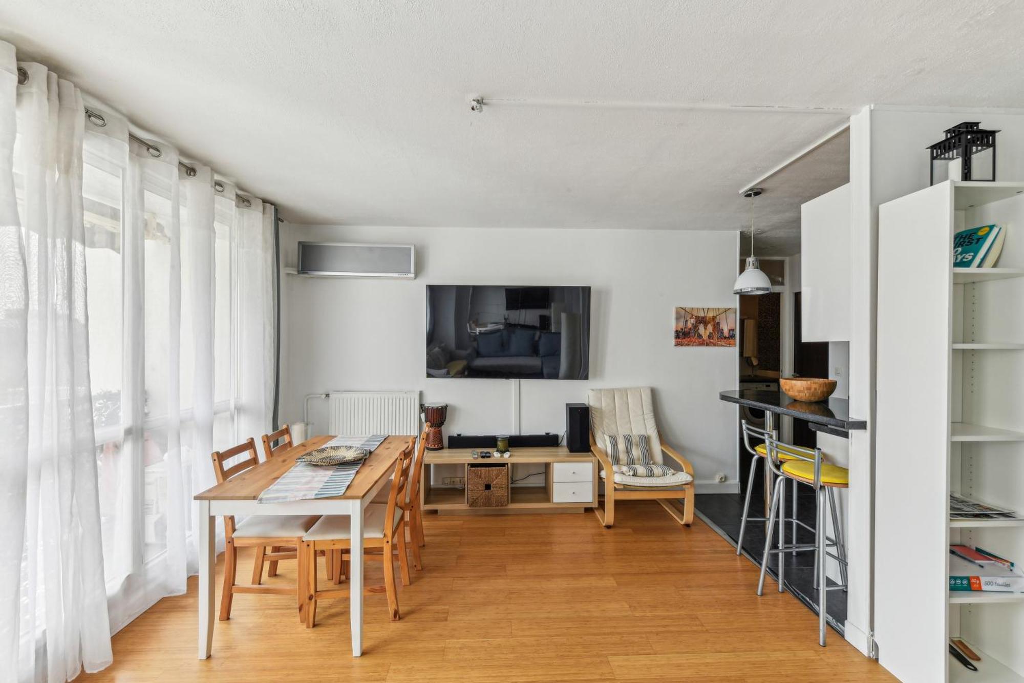 Chic And Comfortable Apart With Balcony Levallois-Perret Exterior foto