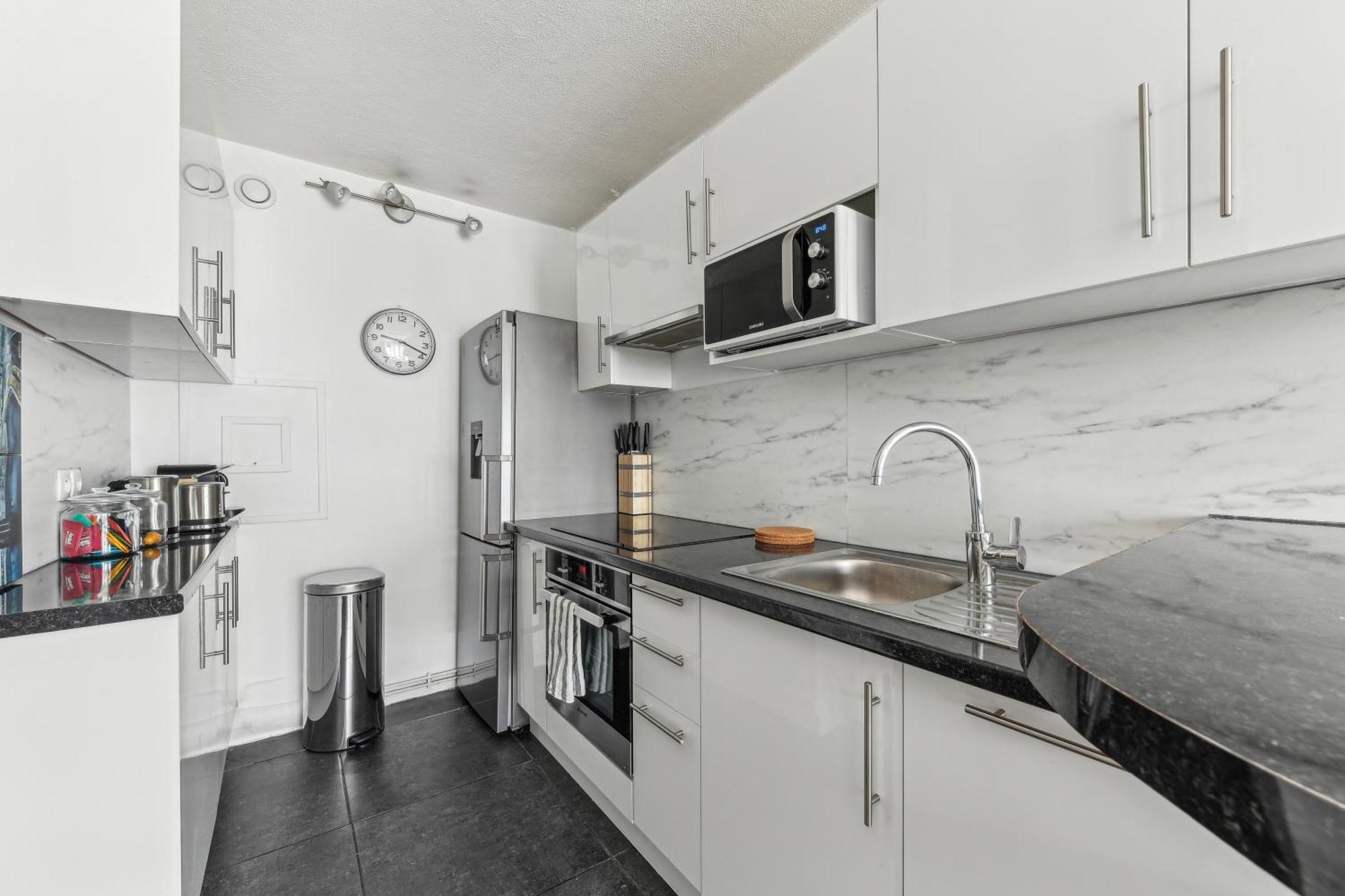 Chic And Comfortable Apart With Balcony Levallois-Perret Exterior foto