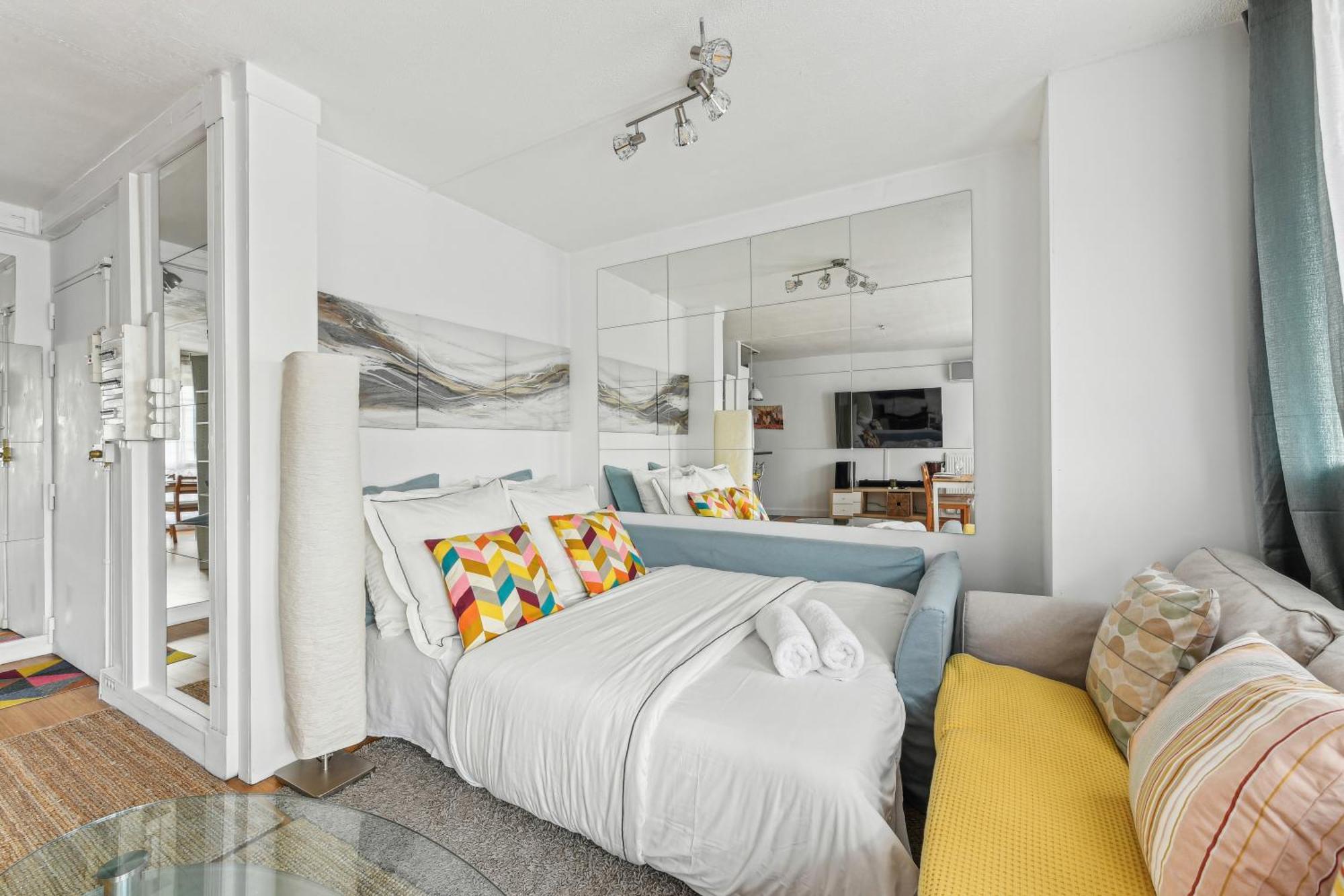 Chic And Comfortable Apart With Balcony Levallois-Perret Exterior foto